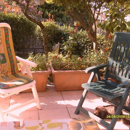 House Yanina شقة *